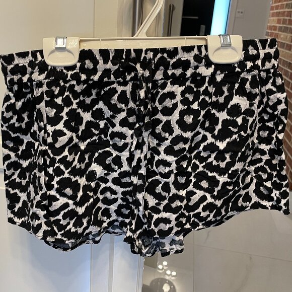 Soft Joie, Women short, lepard print, XS - Picture 8 of 9